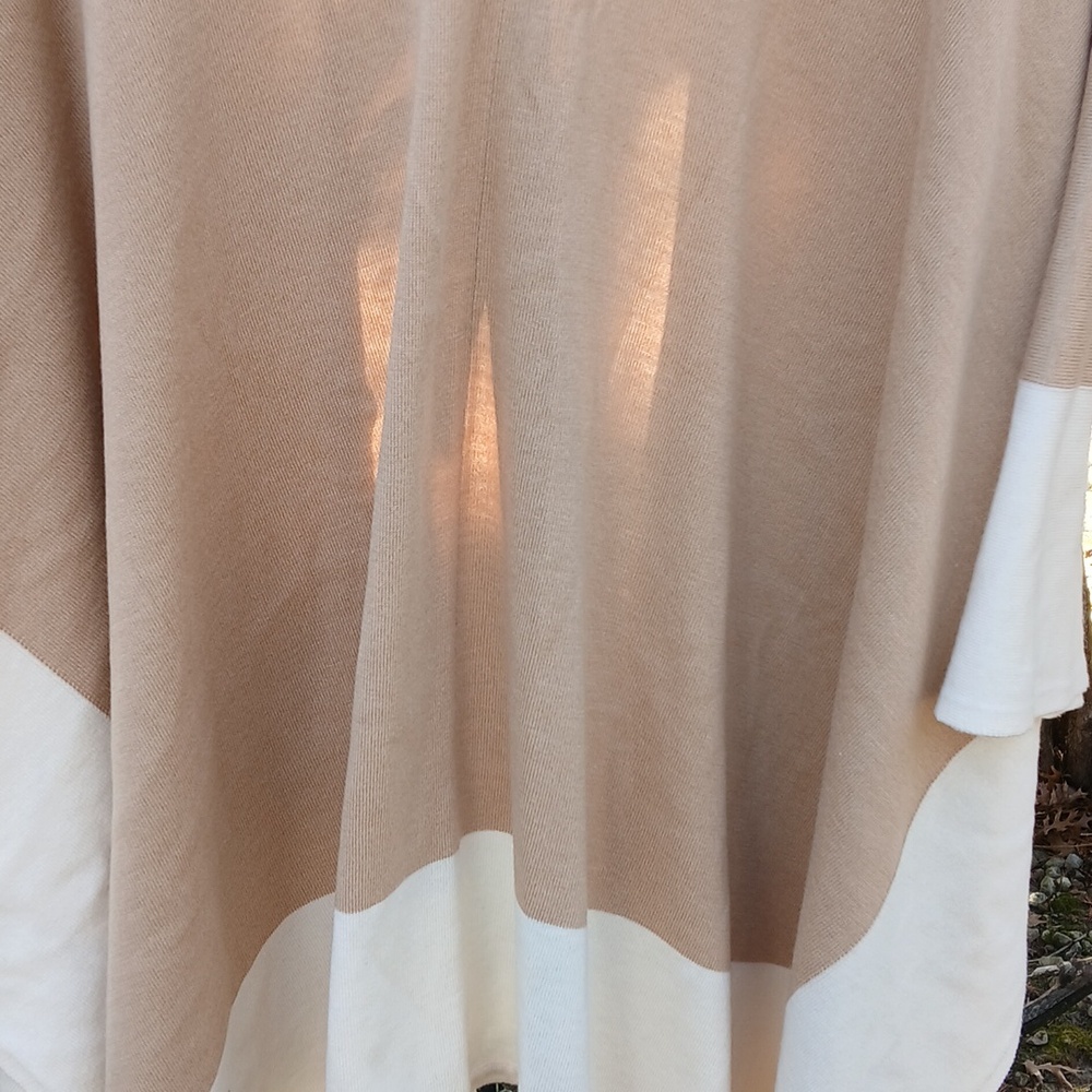 Open Front Poncho Wrap Shawl Cover Up. One Size - Picture 8 of 12